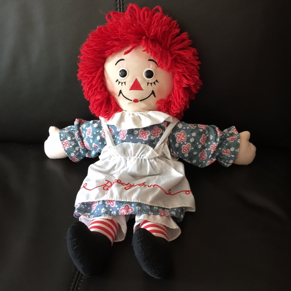 Classic Raggedy Ann doll by Applause